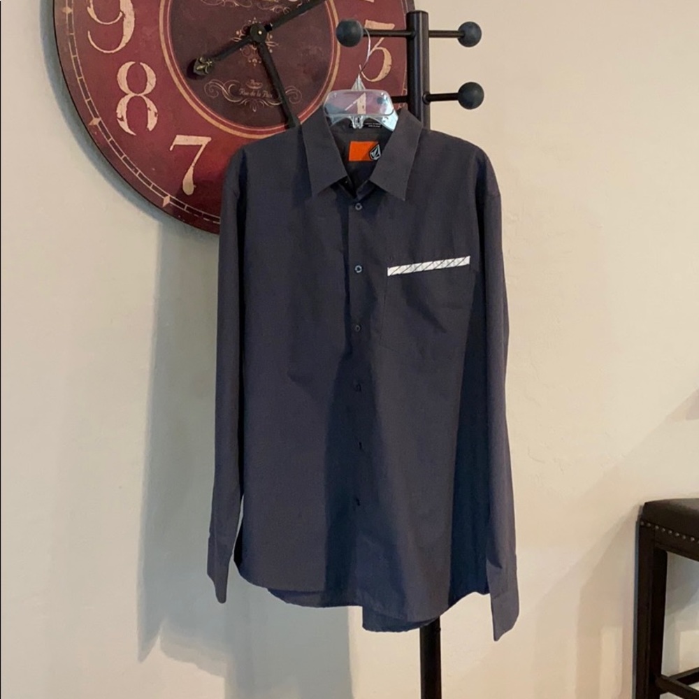 Volcom Tailored Button Down Long-Sleeve Shirt.